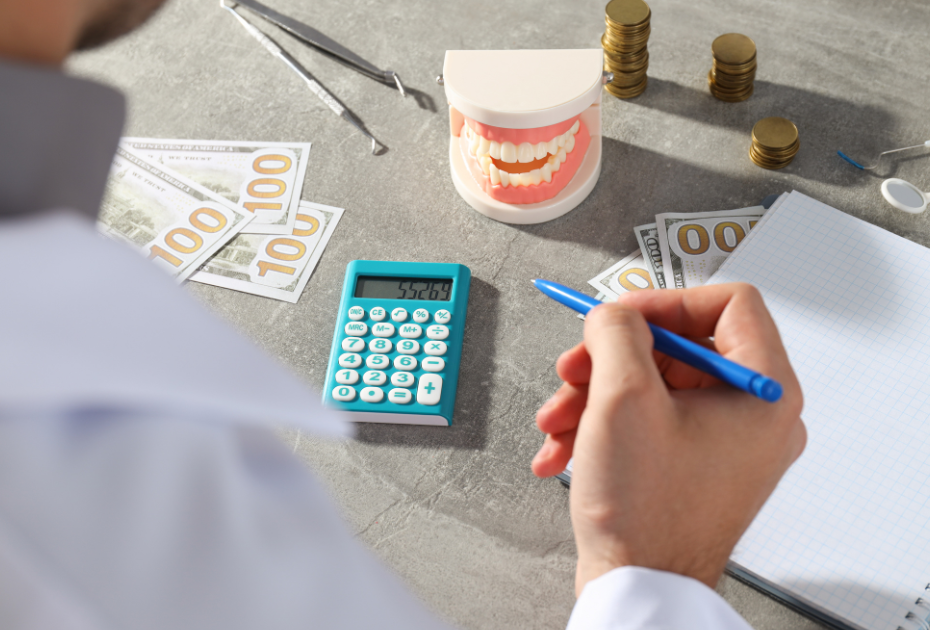 Average cost of clear dental aligners in USA with dental model and money